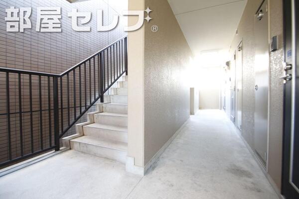 共用階段。