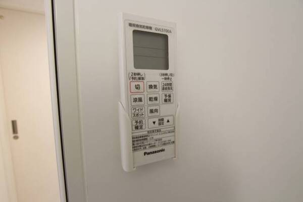 103号室内装写真参照