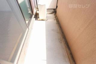 ※302号室内装写真参照