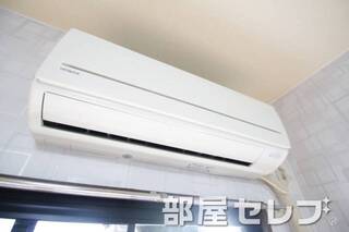 冷暖房エアコン。
