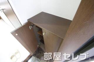 シューズボックス。