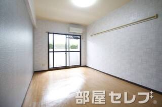 違う角度からの寝室。