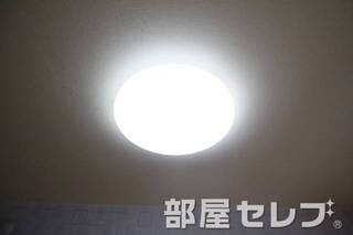照明。