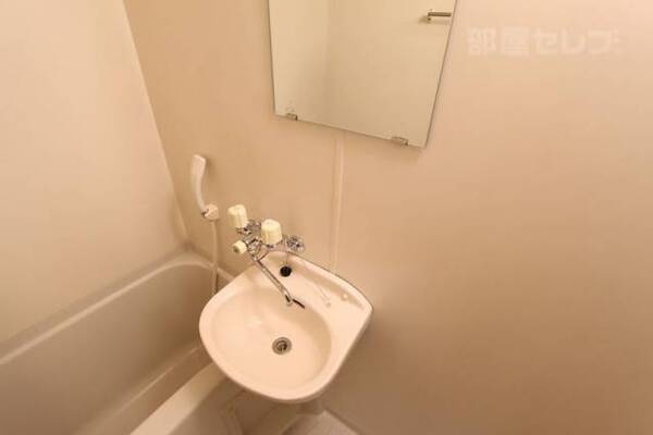 清潔感溢れるお風呂です
