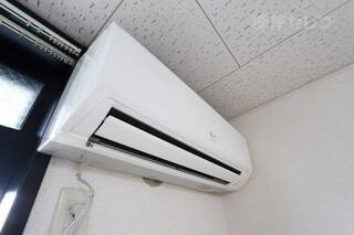 嬉しいエアコン付きです