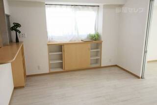 写真は角部屋の画像です