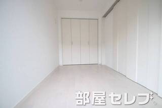 白を基調にしたお部屋。