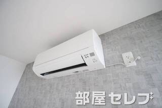 冷暖房エアコン。