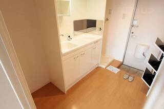 202号室内装写真参照