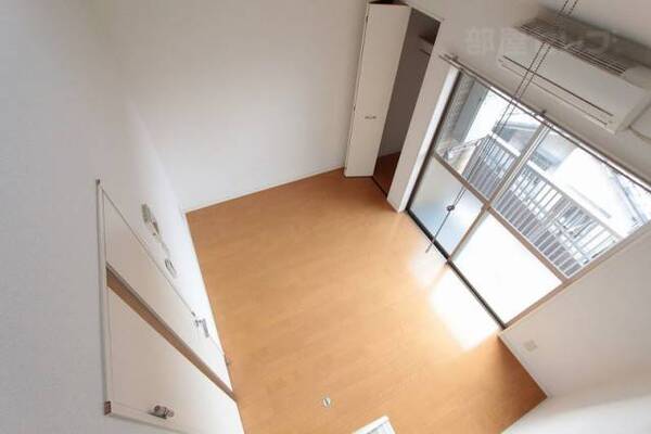 202号室内装写真参照