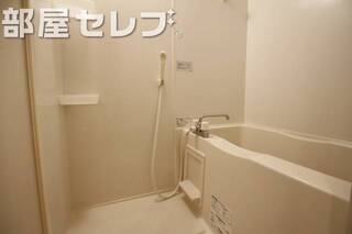 ゆったりバスタブ。