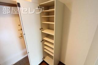 大きな下駄箱なので、たくさん収納できます。（イメージ）