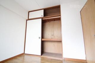 二段に分かれていて荷物もたくさん入ります。