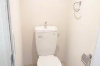トイレもゆったり入れる広さです♪