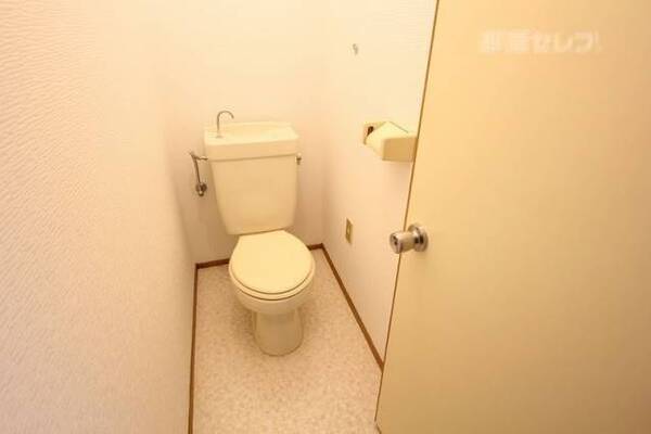 明るくゆっくりできそうなトイレです。