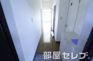 玄関からの写真です。