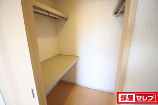 収納力バツグンのウォークインクローゼットです