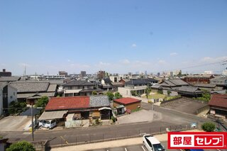 広々した明るいリビング