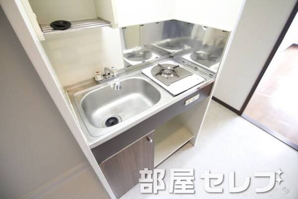 コンパクトキッチン。