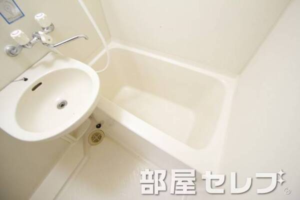 お風呂もきれいにしています。