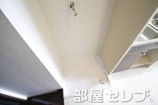 洗濯機置き場はこちらへ。