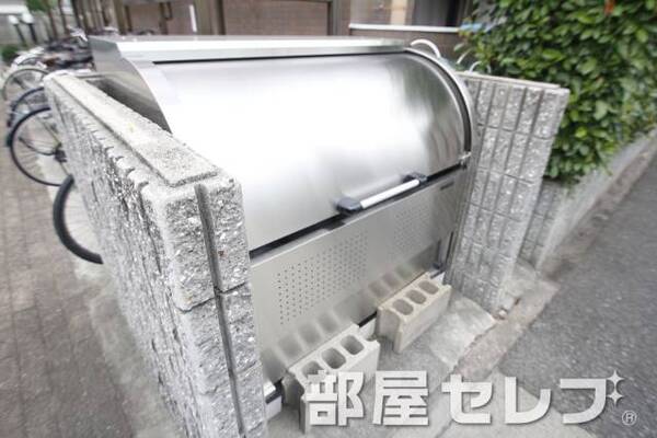 ゴミ置き場。