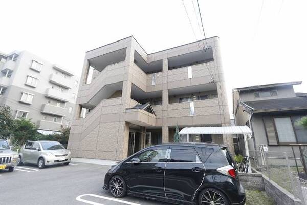 どっしりとした外観。
