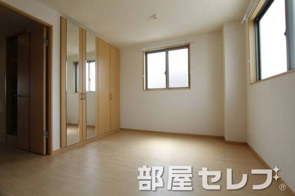 快適な住空間です（302号室）。
