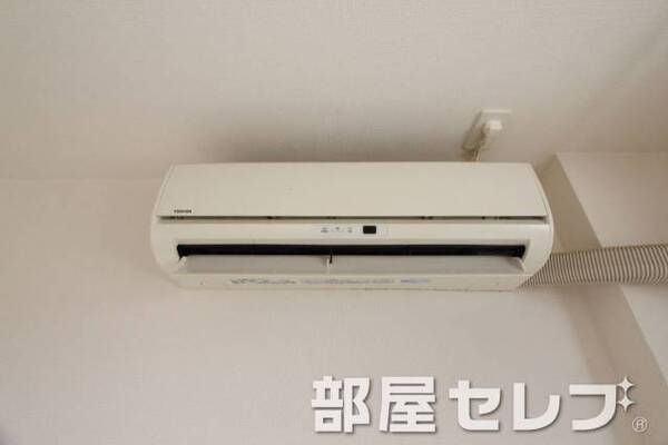 冷暖房エアコン（302号室）。