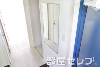 玄関からの写真です。