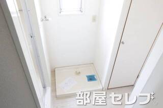 室内洗濯機置場あります。