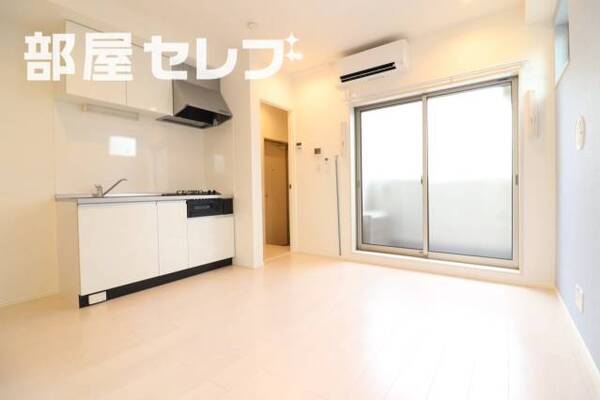 8.2帖のリビングです