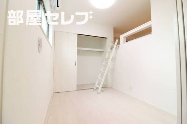3.7帖の洋間です