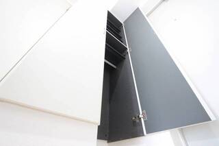 玄関横の大型下駄箱です