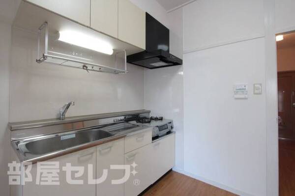 301号室内装写真　リノベーション間取り