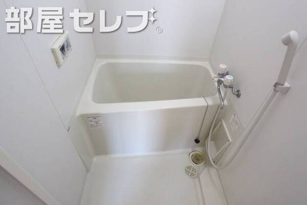 綺麗なバスルームです。