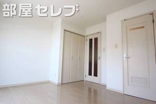白基調の明るいお部屋です。