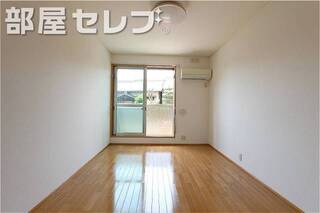 広々したお部屋で生活しやすいですね。