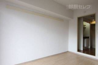 板の部分をうまく使ってこだわりの部屋に