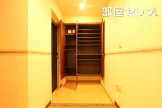 ブーツもしまえる下駄箱が嬉しい