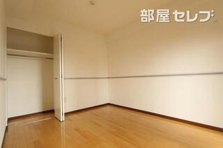各部屋に収納があります