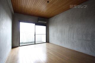 日の入る暖かいお部屋。