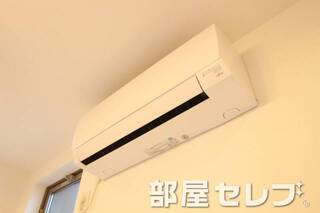 冷暖房エアコン。