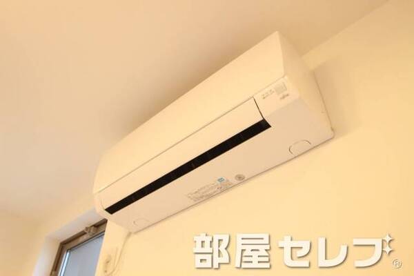 冷暖房エアコン。