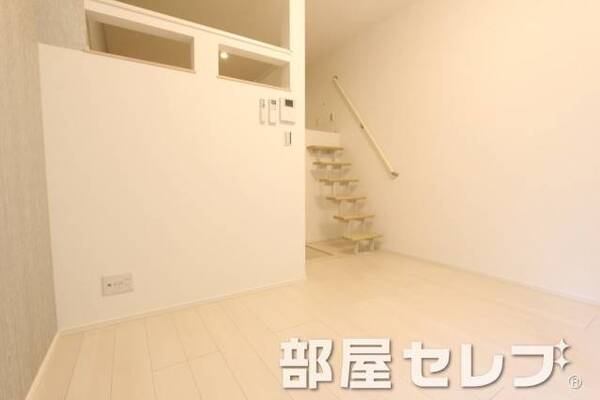 階段タイプのロフト付きのお部屋です。（イメージ写真）