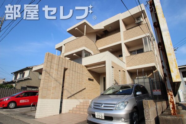 オシャレで可愛らしい外観。