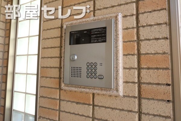 オートロックで安心。