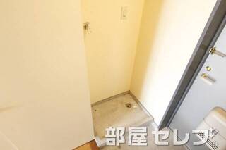 室内洗濯機置場あります。