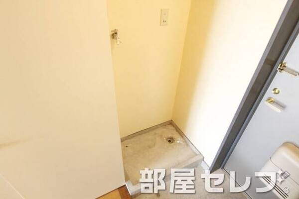 室内洗濯機置場あります。