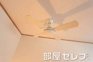 カフェ店の様な雰囲気を醸し出します。